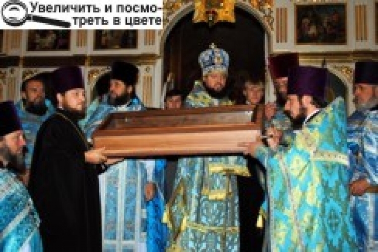 Плащаниця Пресвятої Богородиці у Новограді-Волинському об’єднала тисячі віруючих!