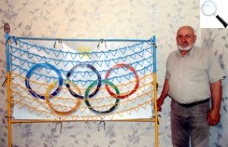 Прапор вагою 11,5 кг дозволив Олександру Дідовцю вп’яте потрапити до «Книги рекордів України»