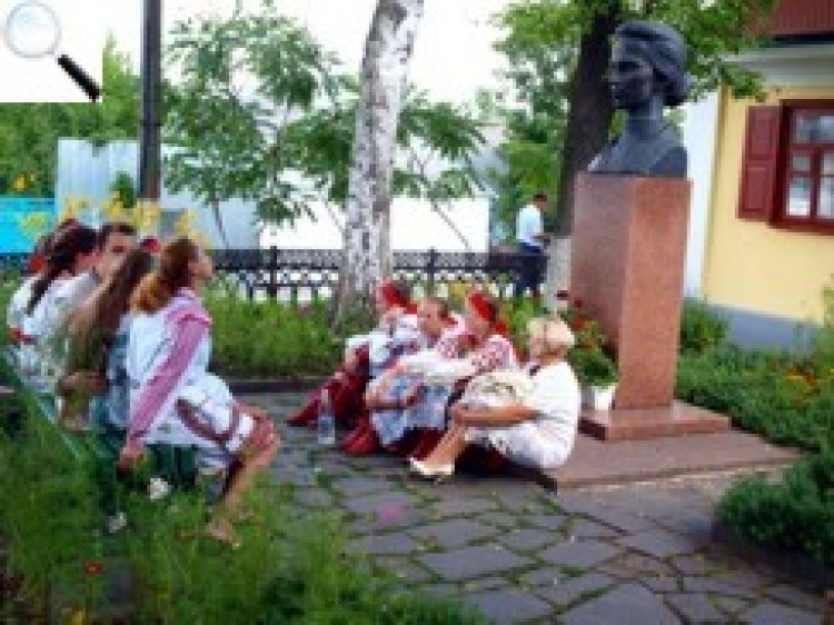 «Лесині джерела» крок за кроком: про храмове цар-свято вшанування Лесі Українки у різні роки