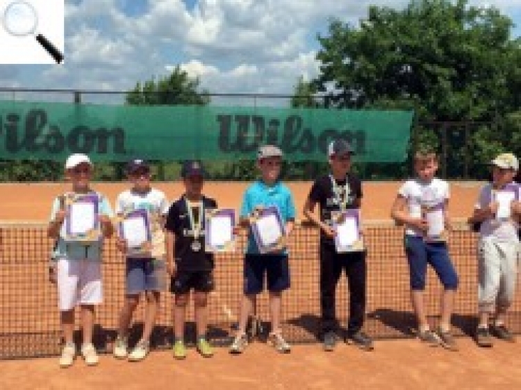 Новоградські тенісисти — призери чемпіонату області
