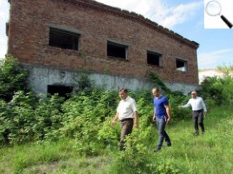 Посадові особи Новоград-Волинської міської ради здійснили об’їзд об’єктів незавершеного будівництва та територій недіючих підприємств