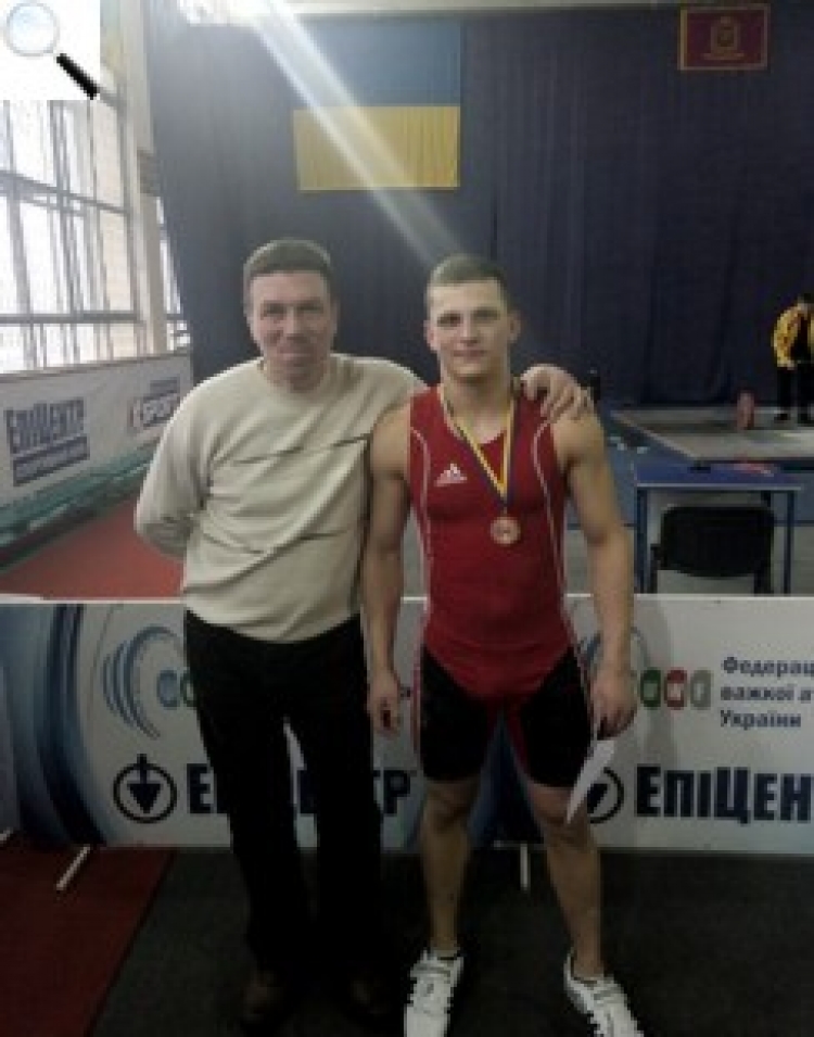 Олег Ніколаєнко став чемпіоном та рекордсменом України з важкої атлетики!