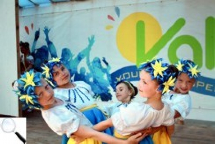 «Ласкаво просимо!»: ансамбль «Веселка» відкривав Міжнародний фестиваль мистецтв у Болгарії