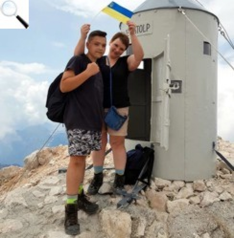 Звягельчани підійняли прапор України на Триглаві — найвищій горі Словенії