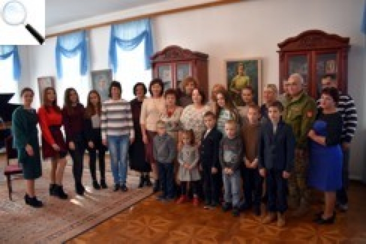Клуб прийомних сімей «РОДОЦВІТ» відзначив День усиновлення