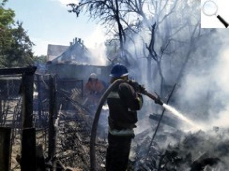 У Новограді вогнеборці врятували два житлових будинки
