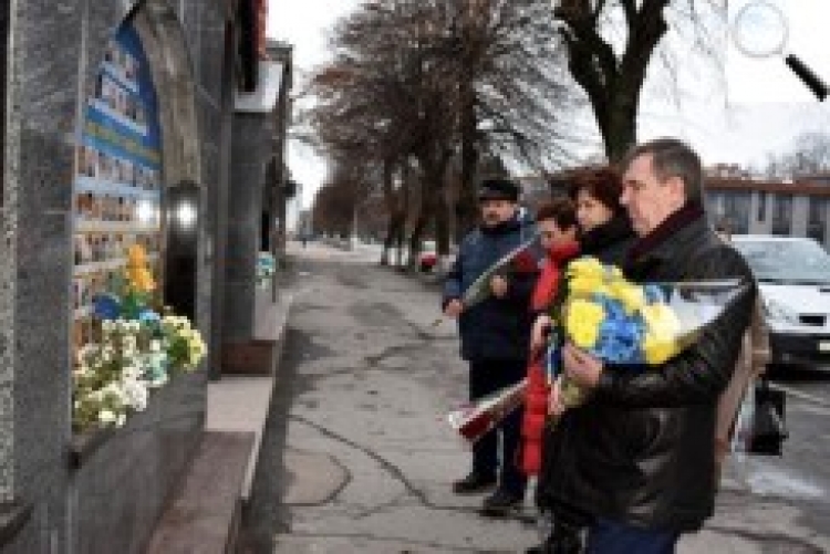 День Гідності та Свободи: у Новограді-Волинському вшанували пам’ять загиблих Героїв