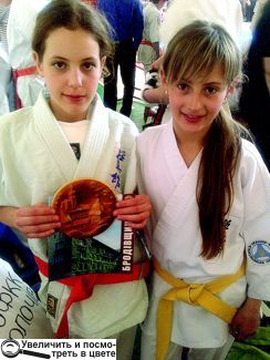 призерки-звягельчанки Ірина Супрункова (ліворуч) та Кристина Пашковська