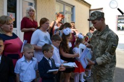 2 вересня представники бригади привітали шкільні колективи в прифронтових населених пунктах Донеччини