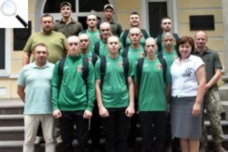 До 30-ї річниці Незалежності України футбольній команді «Звягель АТО» вручили нові комплекти футбольної форми